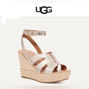New☀️ Ugg Women's
Careena Sandal.leather. Gold.Size:7,5